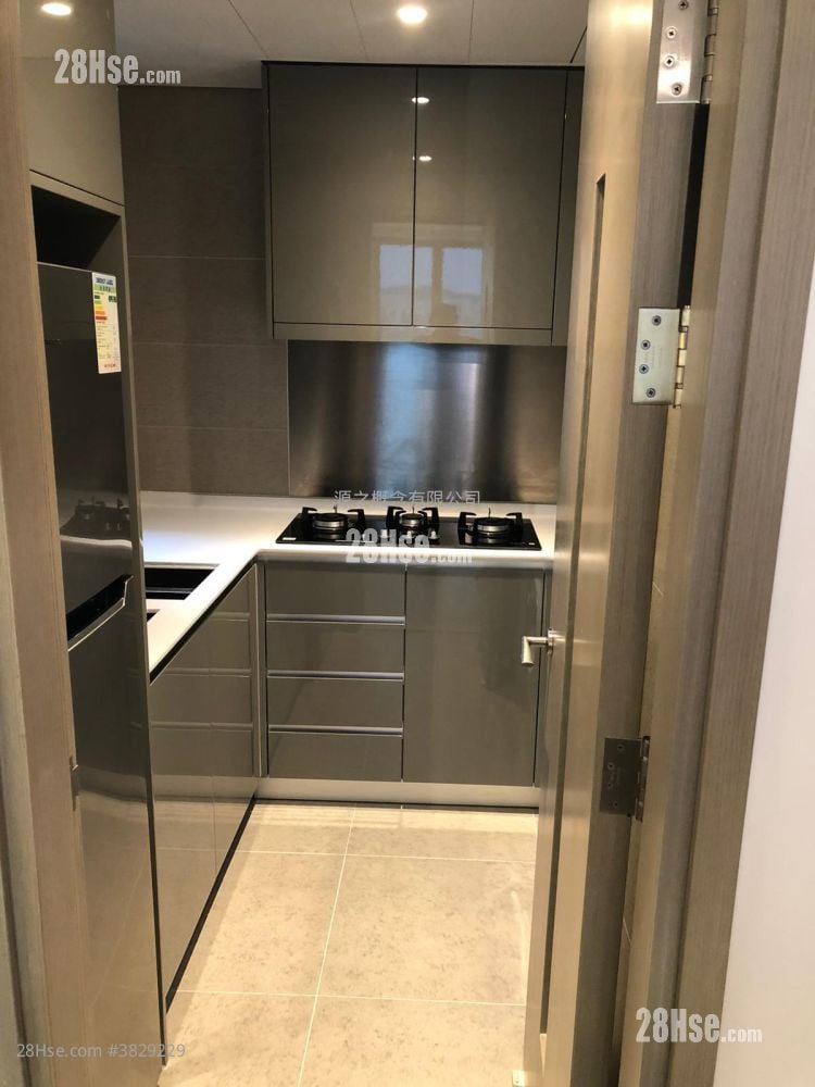 Eresidence Rental 3 Bedrooms , 1 Bathroom 575 ft²