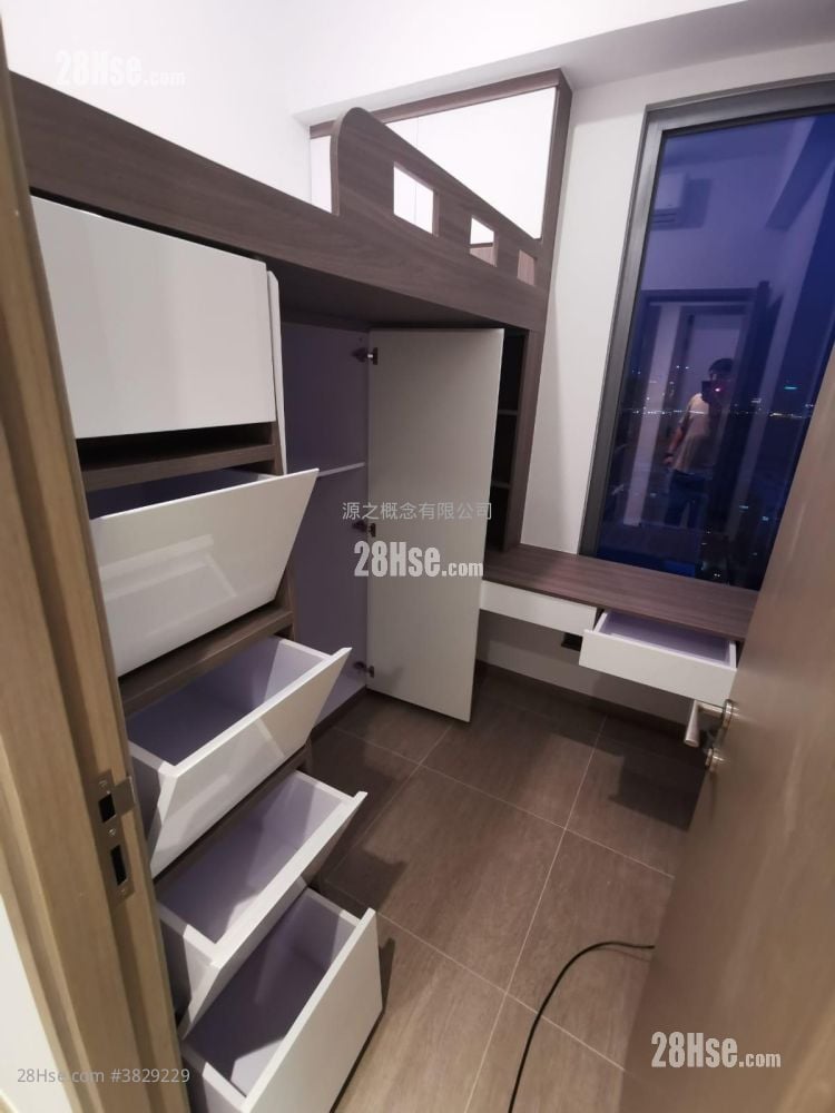 Eresidence Rental 3 Bedrooms , 1 Bathroom 575 ft²