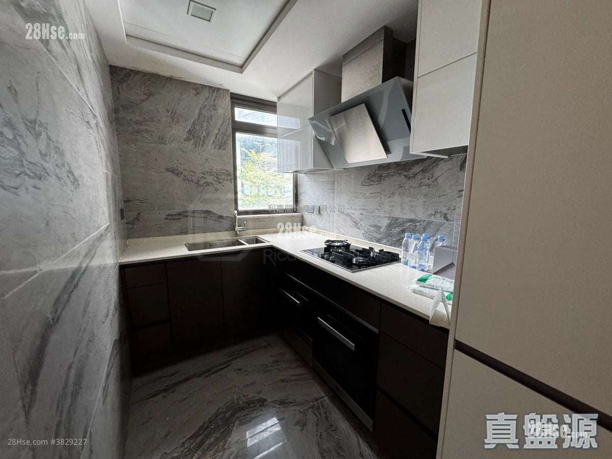 龍譽 售盤 3 房 , 2 浴室 1,102 平方呎