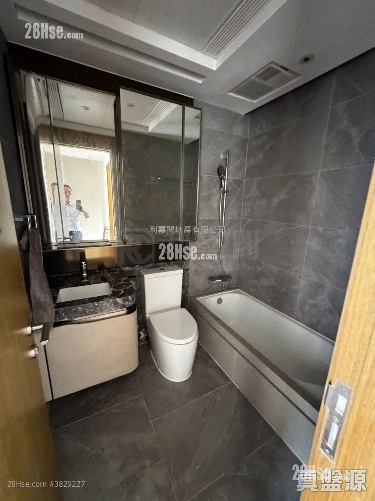 龍譽 售盤 3 房 , 2 浴室 1,102 平方呎