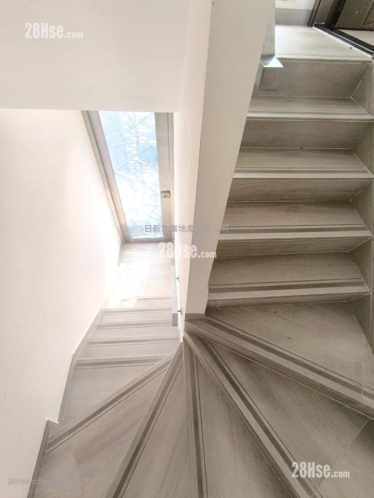 村屋 租盤 2 房 , 1 浴室 700 平方呎