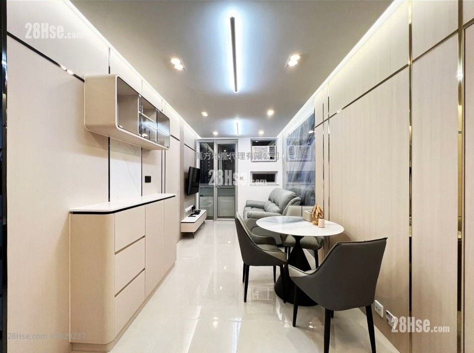 Kam Chun Court Sell 2 Bedrooms , 1 Bathroom 490 ft²