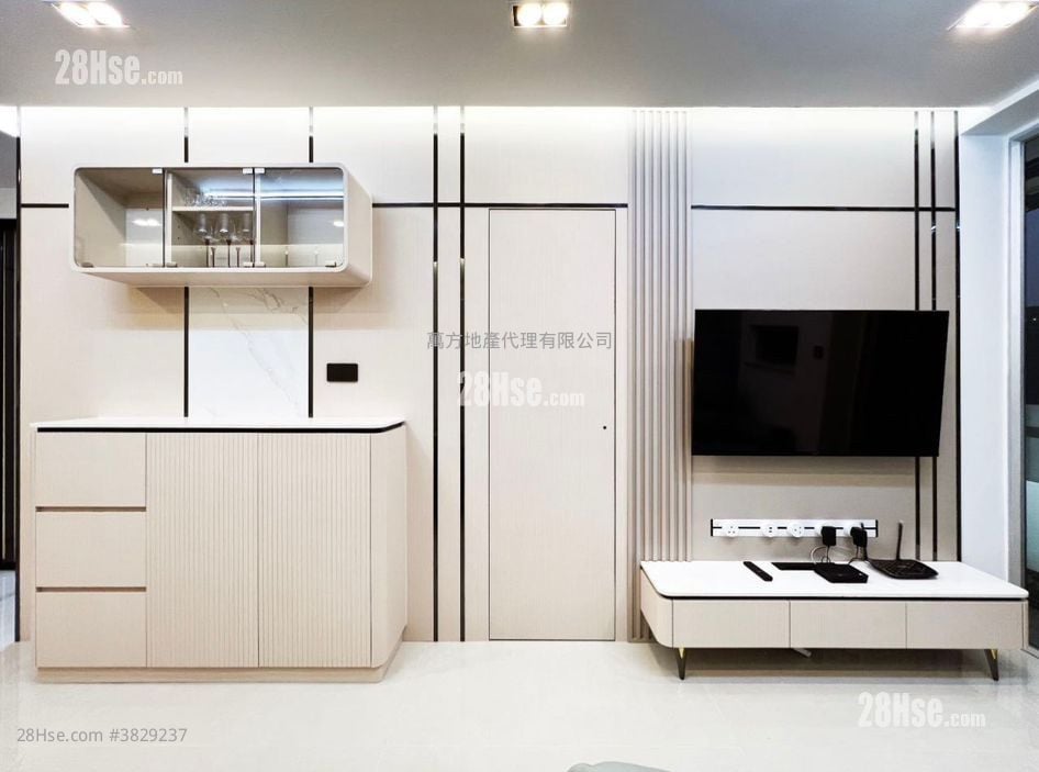 Kam Chun Court Sell 2 Bedrooms , 1 Bathroom 490 ft²