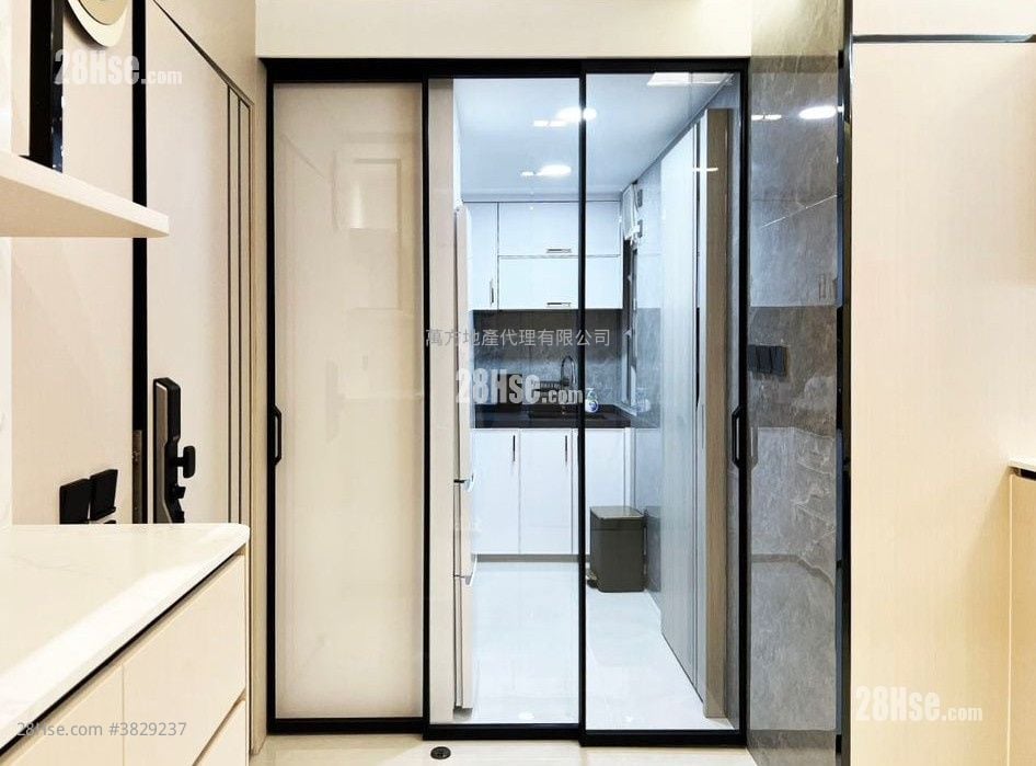 Kam Chun Court Sell 2 Bedrooms , 1 Bathroom 490 ft²
