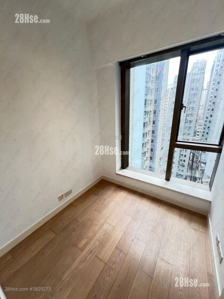 Kensington Hill Sell 3 Bedrooms , 2 Bathrooms 865 ft²