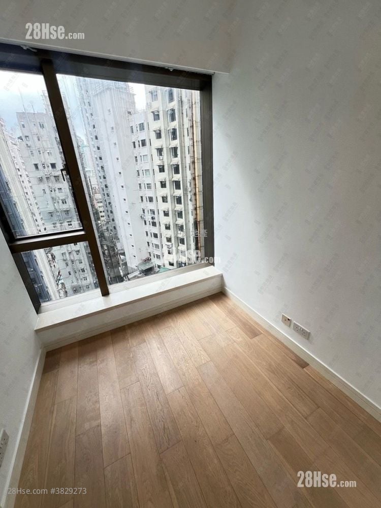 Kensington Hill Sell 3 Bedrooms , 2 Bathrooms 865 ft²