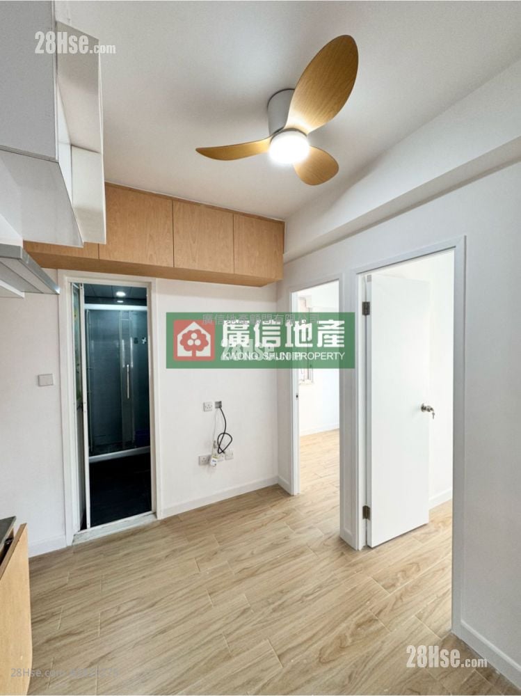 鴻威大廈 售盤 2 房 , 1 浴室 306 平方呎