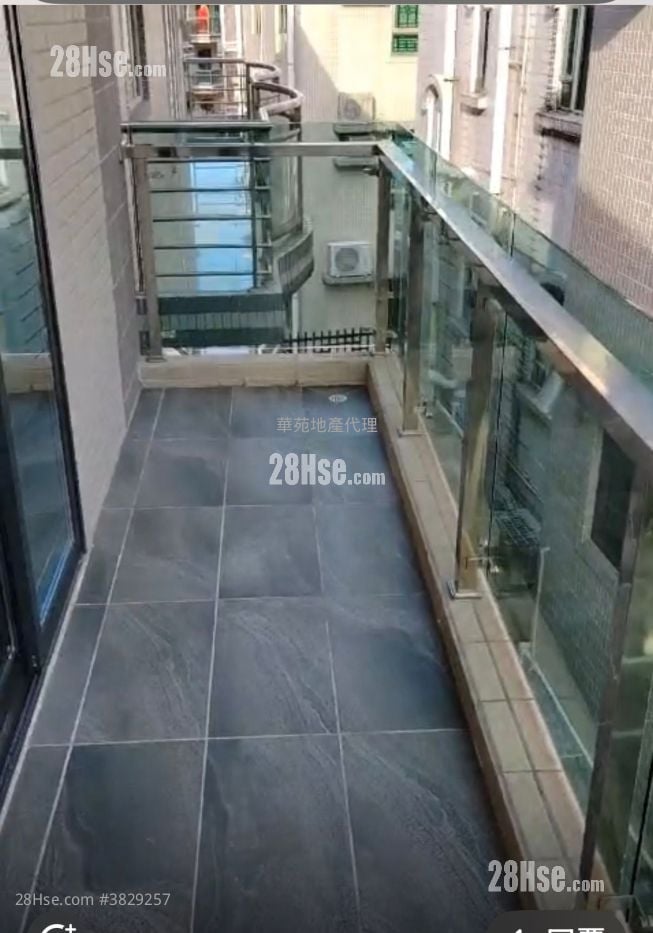 村屋 售盘 3 房 , 1 浴室 700 平方尺