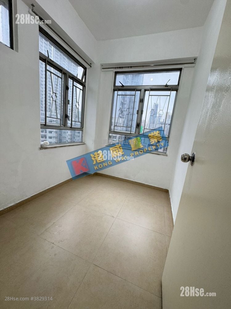 興隆大廈 租盤 2 房 , 1 浴室 268 平方呎