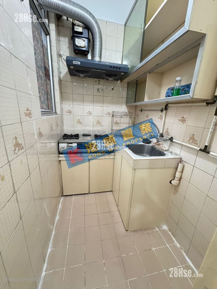 興隆大廈 租盤 2 房 , 1 浴室 268 平方呎