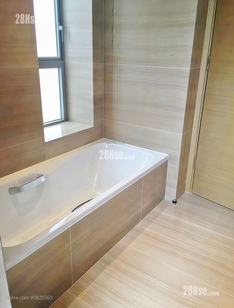 The Summa Rental 2 Bathrooms 756 ft²