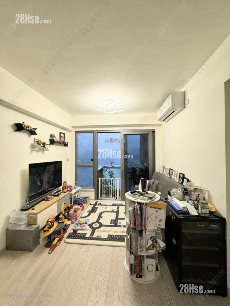 Sea To Sky Sell 3 Bedrooms , 2 Bathrooms 711 ft²