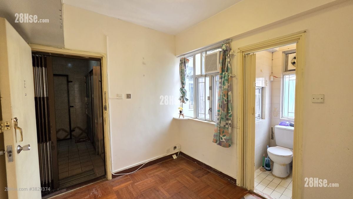 寶華大廈 租盤 1 房 , 1 浴室 215 平方呎