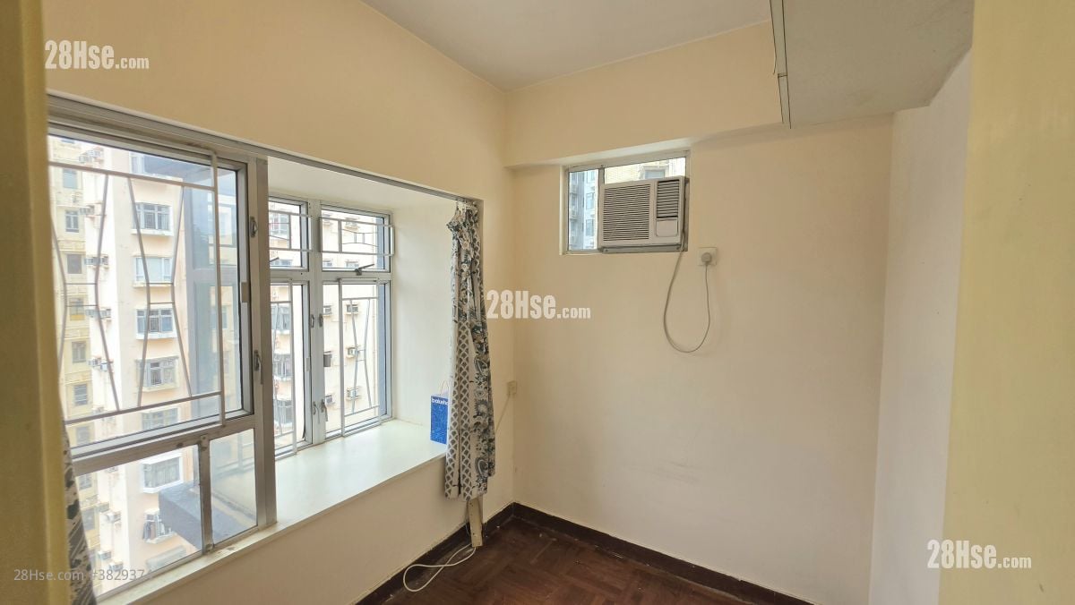 寶華大廈 租盤 1 房 , 1 浴室 215 平方呎