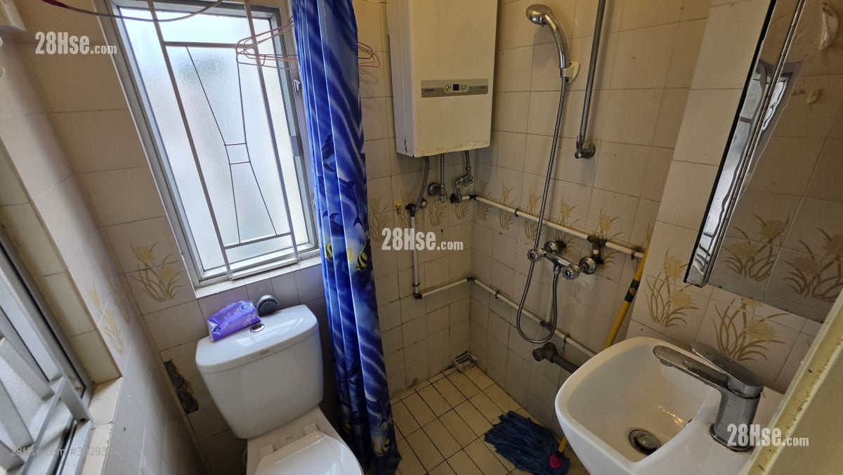 寶華大廈 租盤 1 房 , 1 浴室 215 平方呎