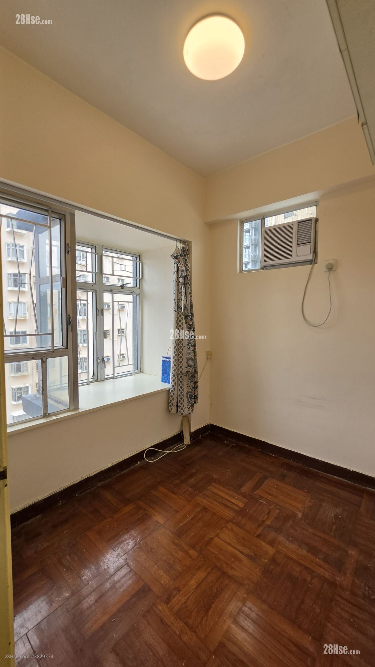 寶華大廈 租盤 1 房 , 1 浴室 215 平方呎