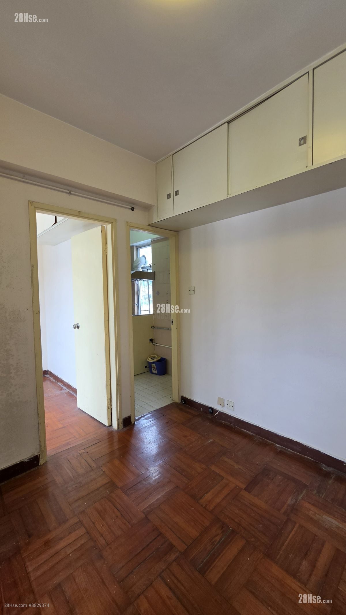 寶華大廈 租盤 1 房 , 1 浴室 215 平方呎