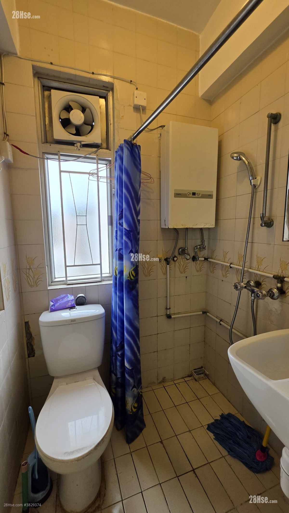 寶華大廈 租盤 1 房 , 1 浴室 215 平方呎