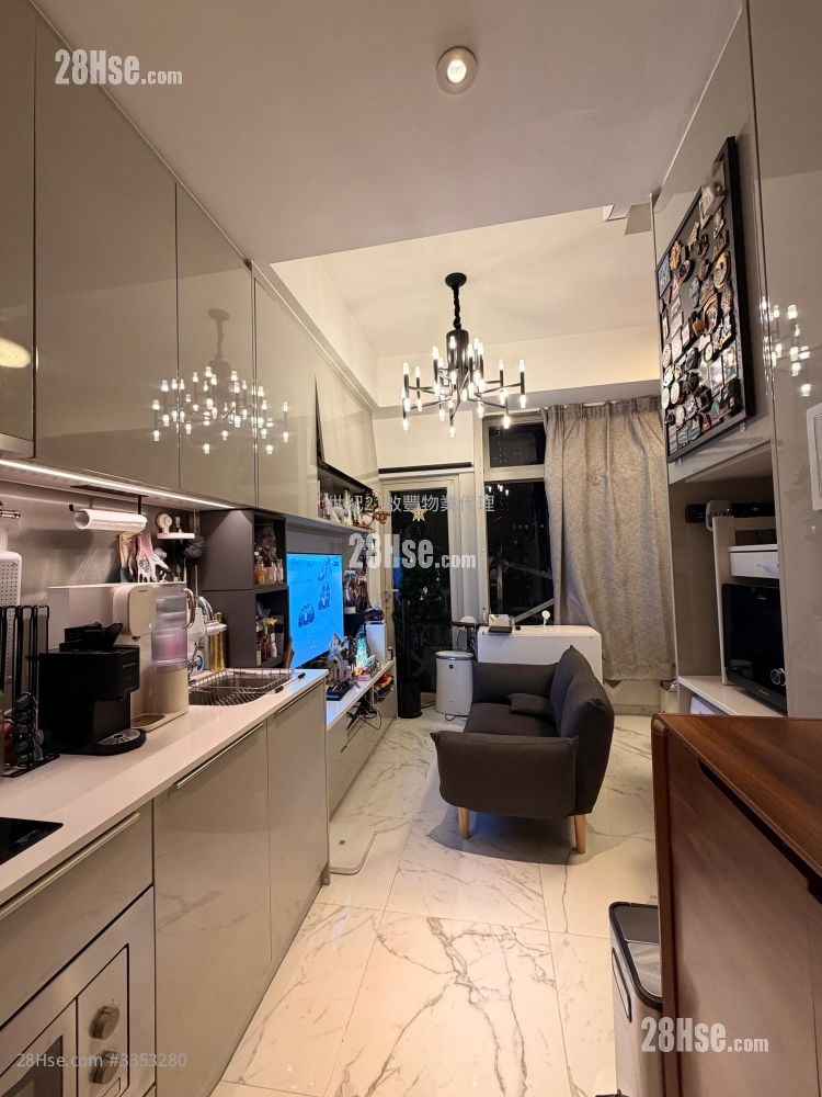 City Hub Rental Studio , 1 Bathroom 261 ft²