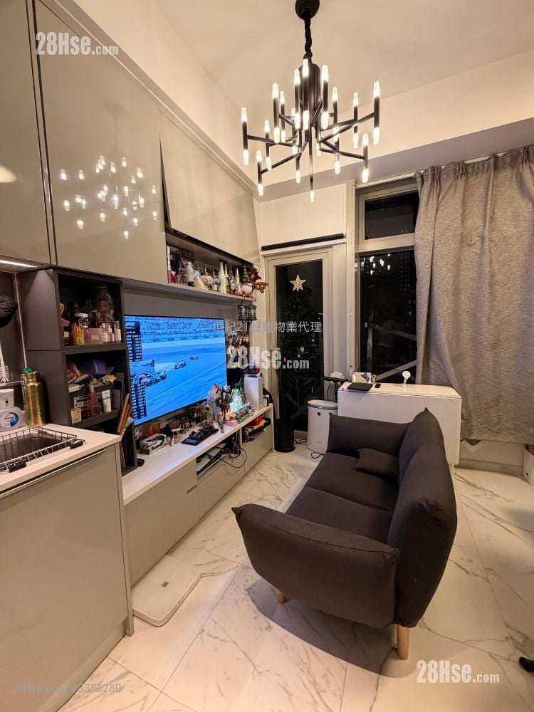 City Hub Rental Studio , 1 Bathroom 261 ft²