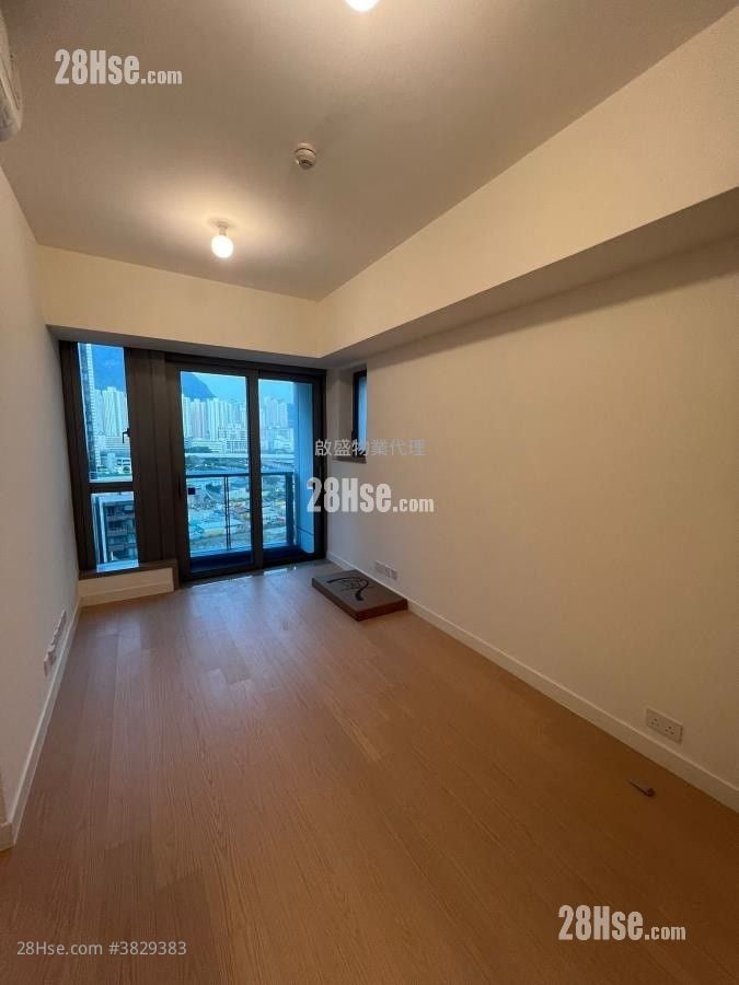 Monaco Sell 2 Bedrooms , 1 Bathroom 446 ft²