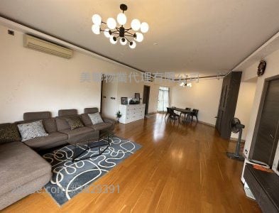 Hill Paramount Sell 4 Bedrooms 2,077 ft²