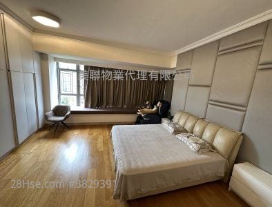 Hill Paramount Sell 4 Bedrooms 2,077 ft²