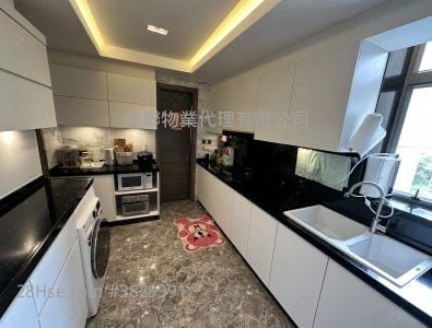 Hill Paramount Sell 4 Bedrooms 2,077 ft²