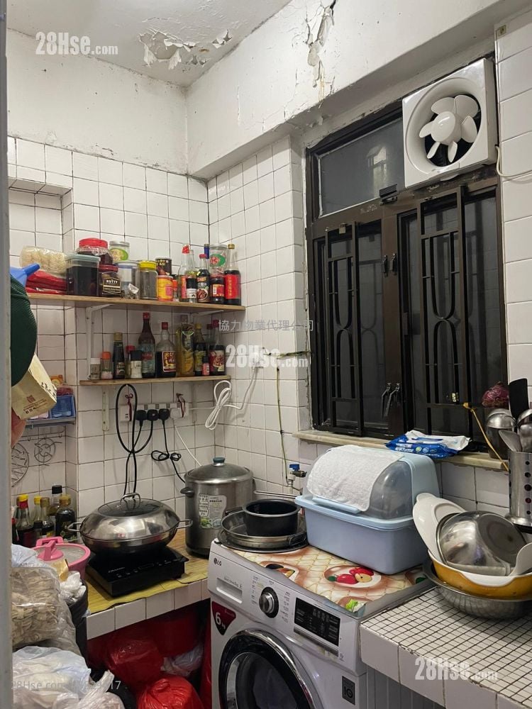 Chinese Mansion Sell 2 Bedrooms , 1 Bathroom 244 ft²