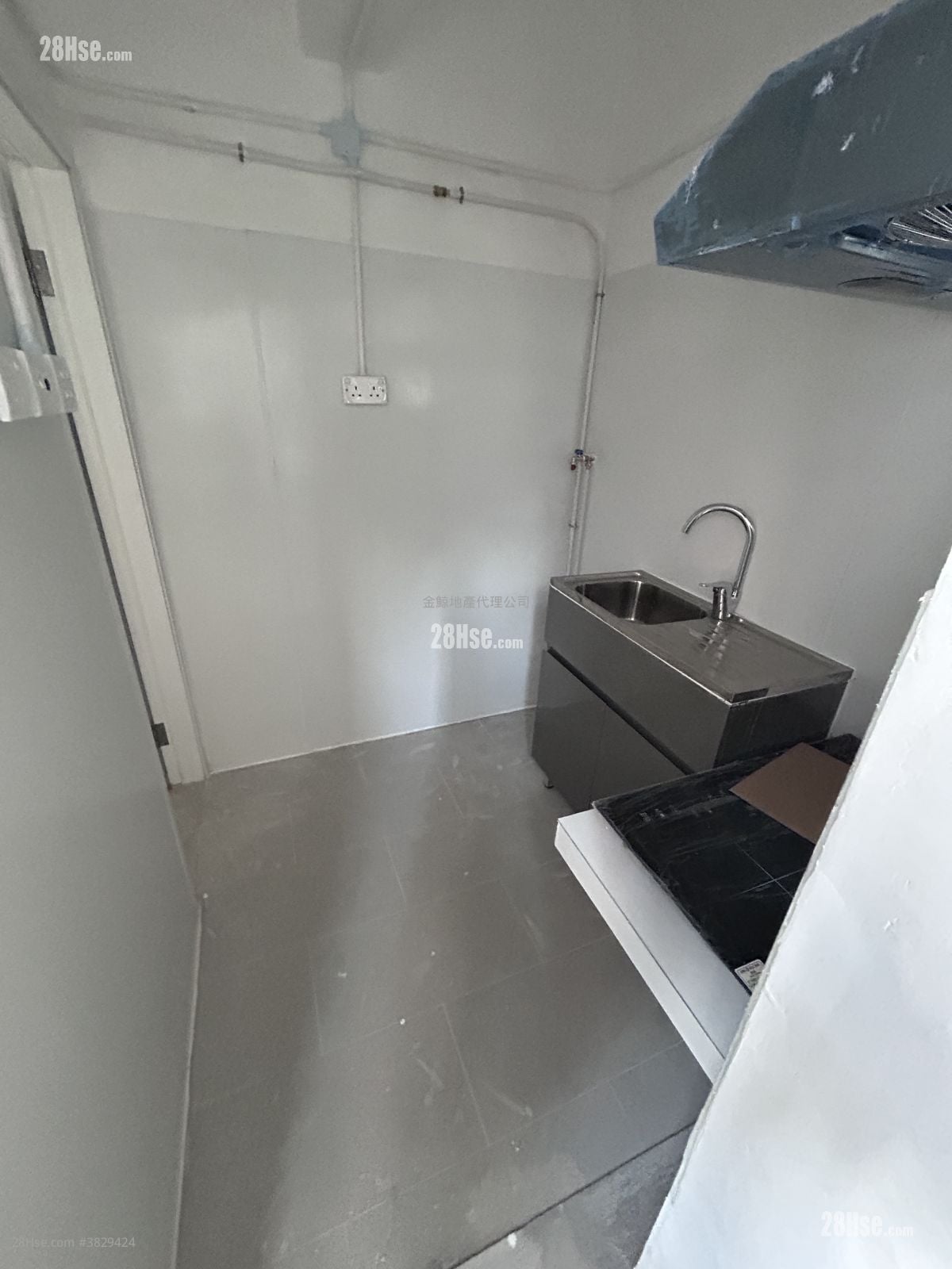 唐楼 租盘 3 房 , 2 浴室 664 平方尺