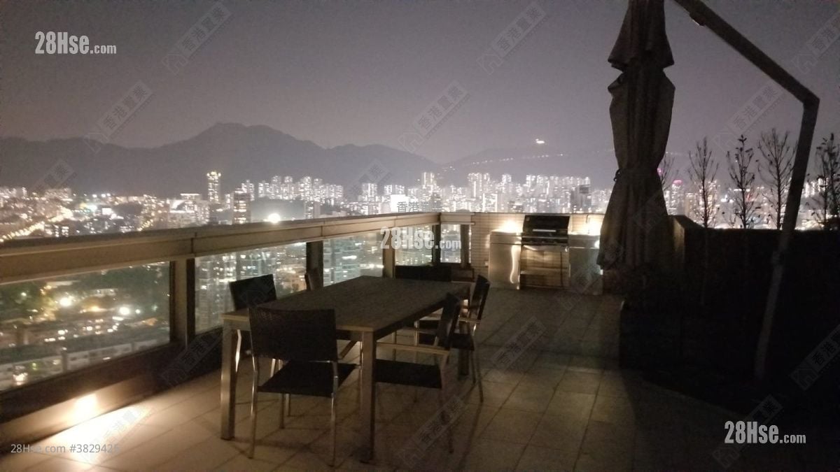 Mantin Heights Rental 3 Bedrooms , 2 Bathrooms 1,238 ft²