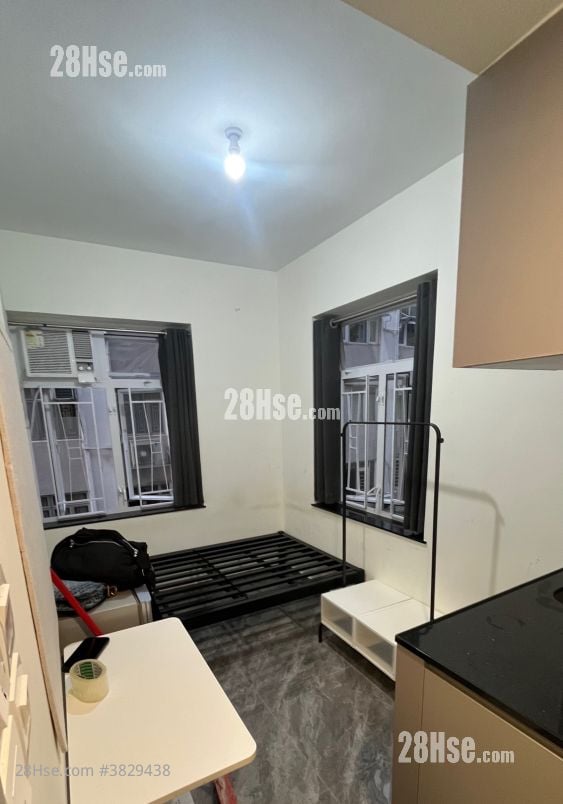 華廈大廈 租盤 150 平方呎