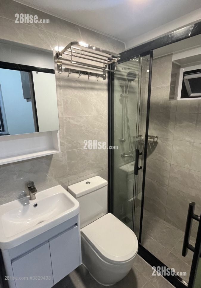 華廈大廈 租盤 150 平方呎