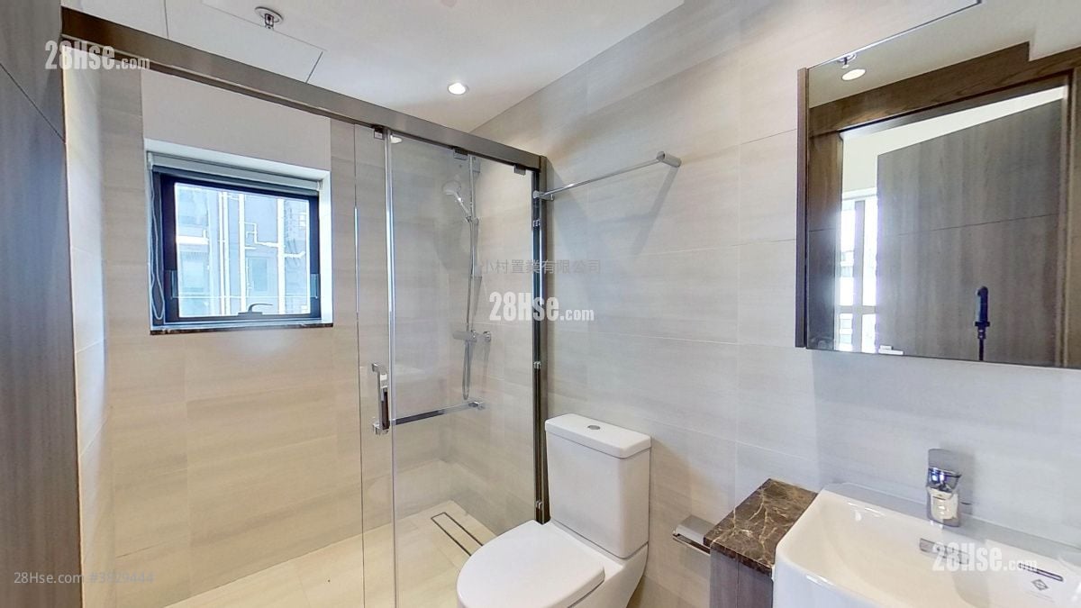 浴室: 摩羅廟街18號 租盤 1 房 , 1 浴室 373 平方呎