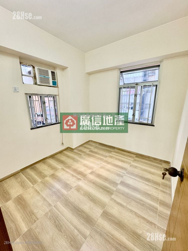Cheong Mow Building Sell 2 Bedrooms , 1 Bathroom 356 ft²