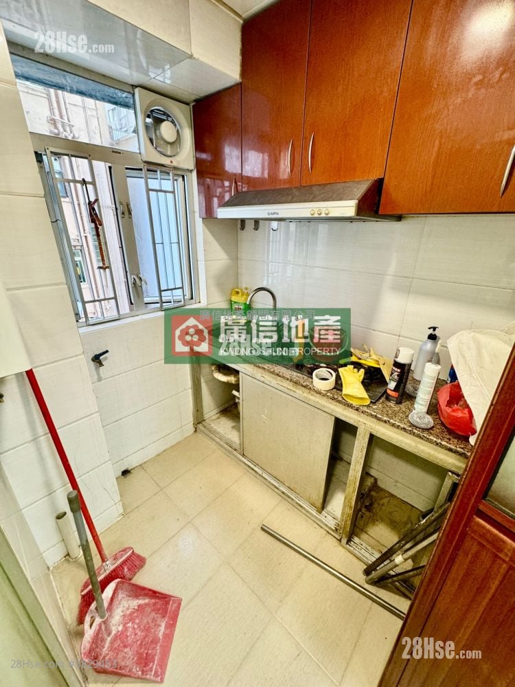 Cheong Mow Building Sell 2 Bedrooms , 1 Bathroom 356 ft²