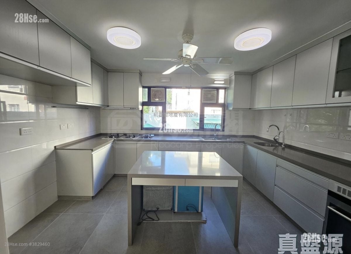 Conwell Villa Sell 3 Bedrooms 1,802 ft²