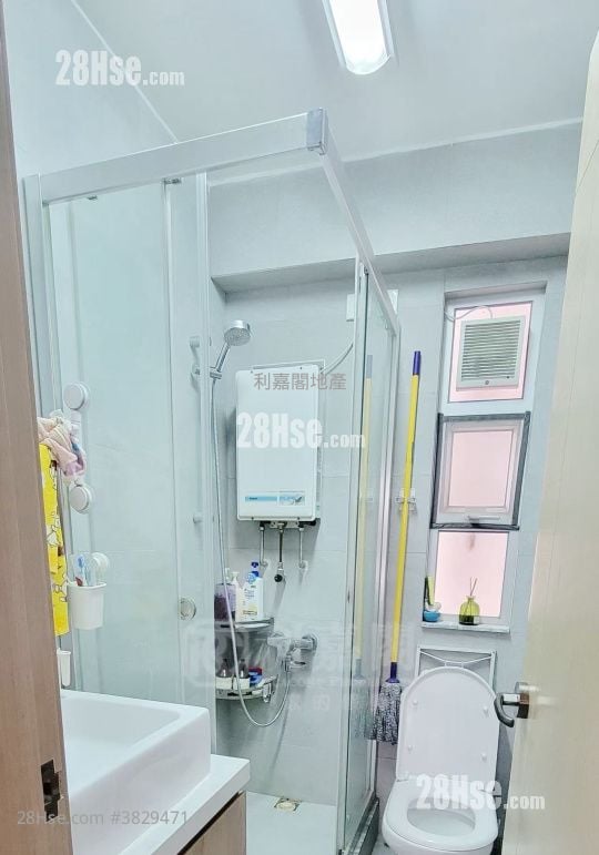 Tuen Mun Town Plaza Sell 2 Bedrooms 423 ft²