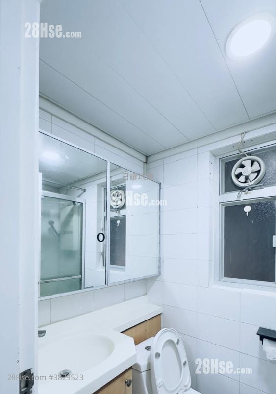 Supernova Stand Sell 2 Bedrooms , 1 Bathroom 322 ft²