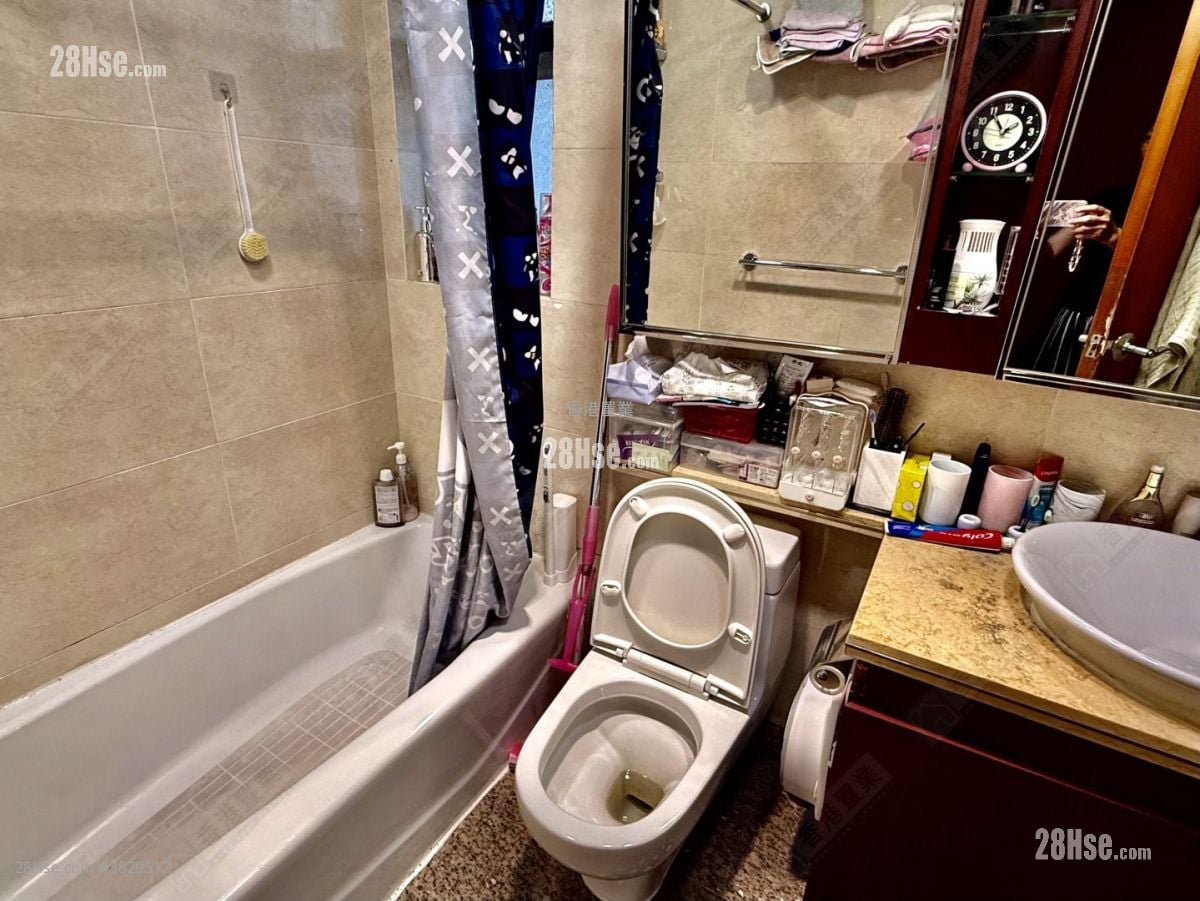 Park Island Sell 3 Bedrooms , 2 Bathrooms 709 ft²