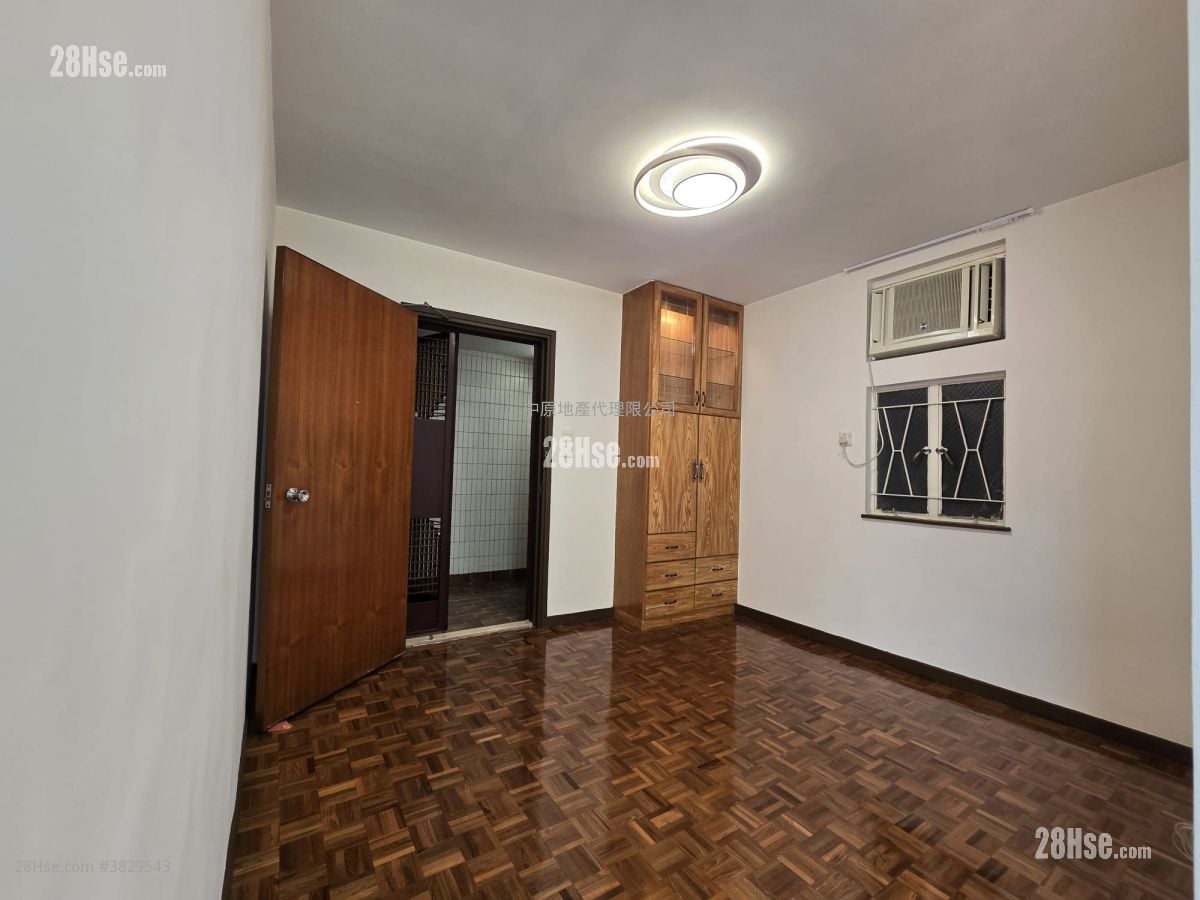 Luk Yeung Sun Chuen Rental 3 Bedrooms , 1 Bathroom 582 ft²