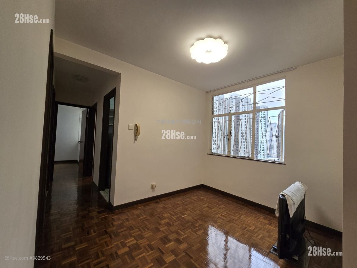 Luk Yeung Sun Chuen Rental 3 Bedrooms , 1 Bathroom 582 ft²