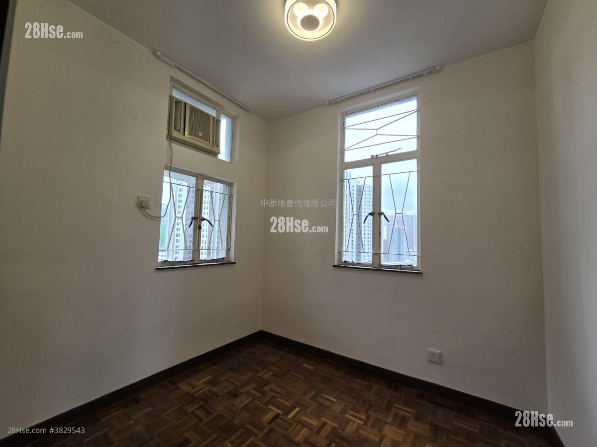 Luk Yeung Sun Chuen Rental 3 Bedrooms , 1 Bathroom 582 ft²