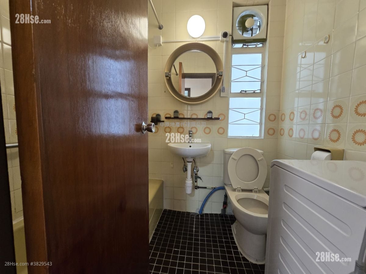 Luk Yeung Sun Chuen Rental 3 Bedrooms , 1 Bathroom 582 ft²