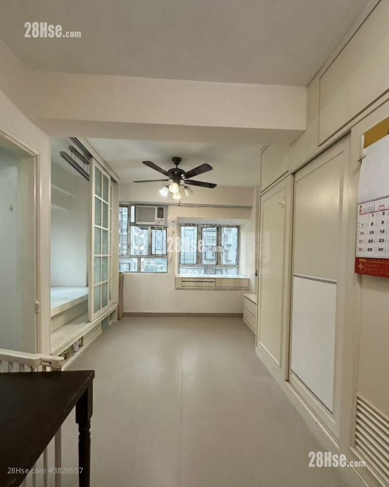 金狮花园 售盘 3 房 , 2 浴室 266 平方尺