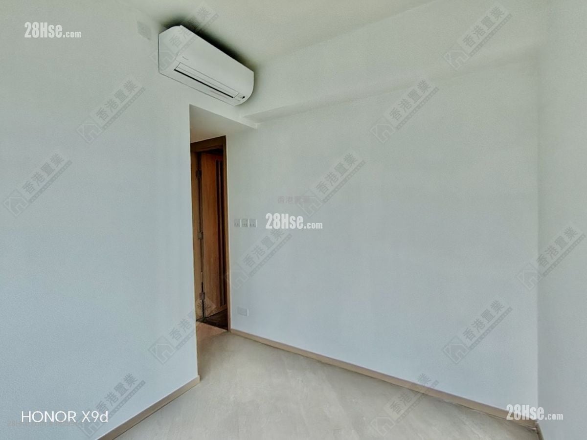 master room: One Victoria Rental 3 Bedrooms , 2 Bathrooms 656 ft²
