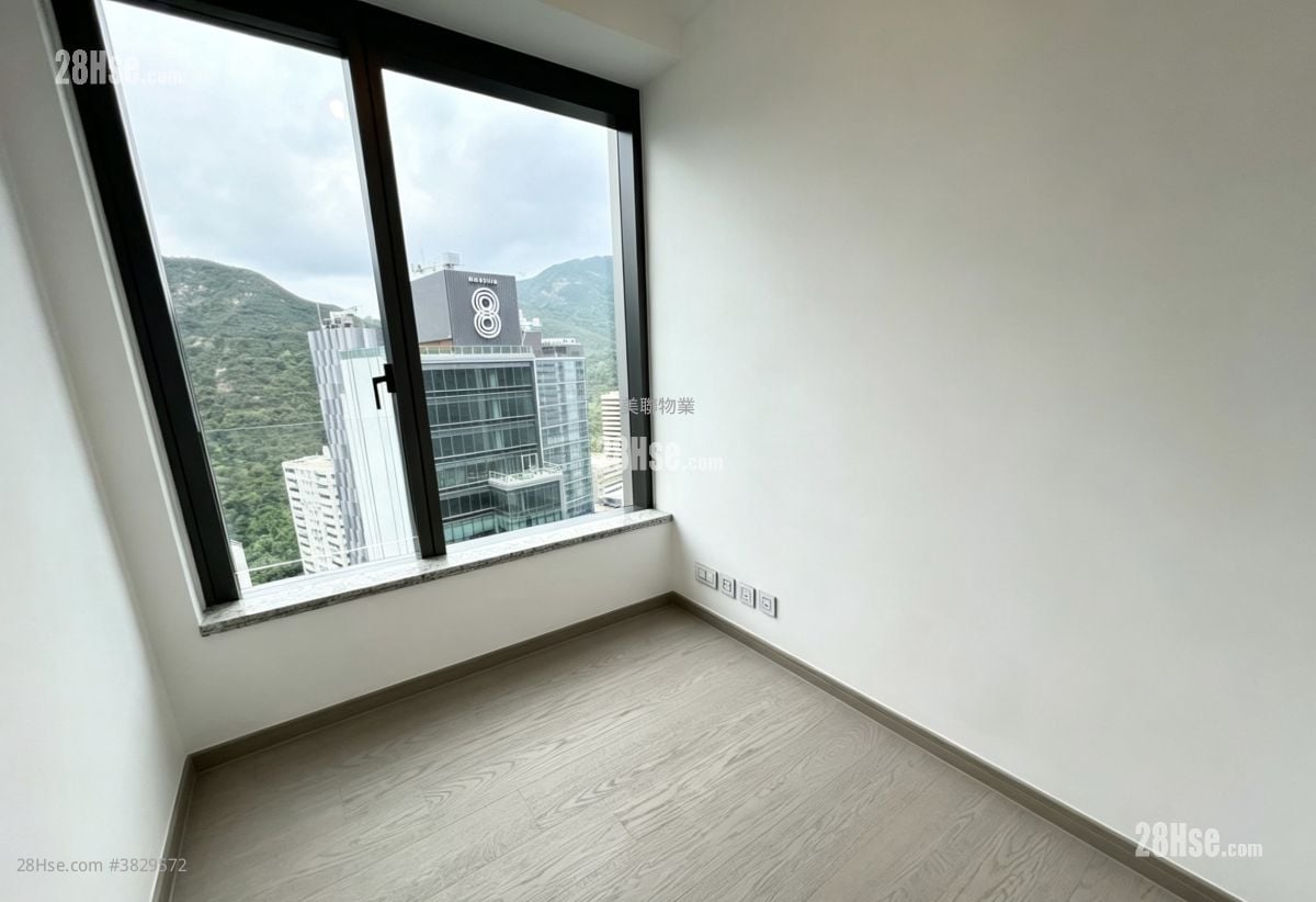 The Southside Rental 3 Bedrooms , 2 Bathrooms 770 ft²