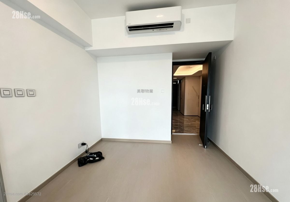 The Southside Rental 3 Bedrooms , 2 Bathrooms 770 ft²
