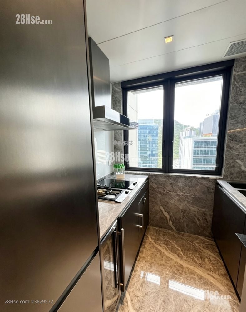 The Southside Rental 3 Bedrooms , 2 Bathrooms 770 ft²