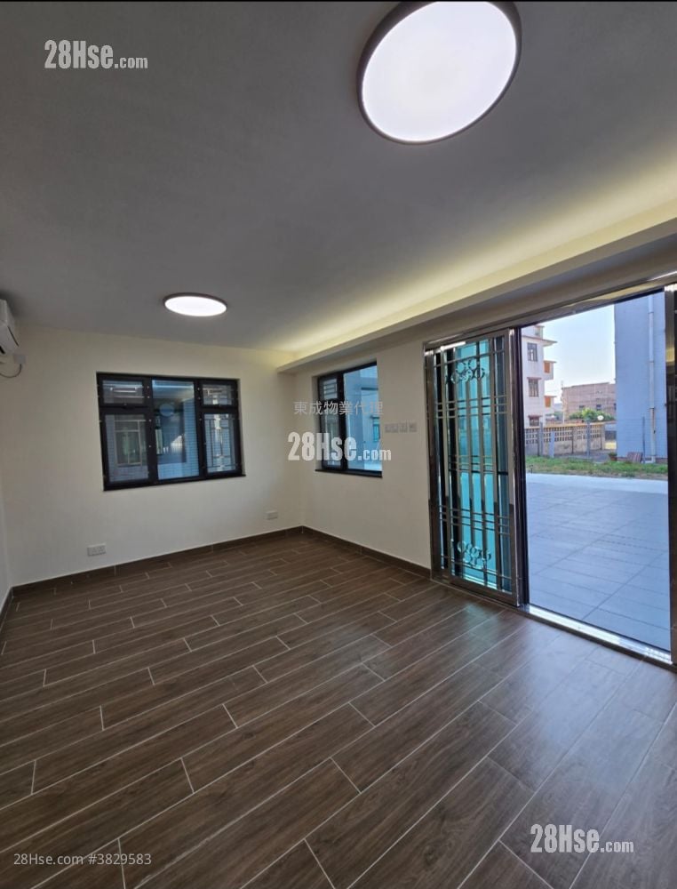 Village Rental 2 Bedrooms , 2 Bathrooms 700 ft²